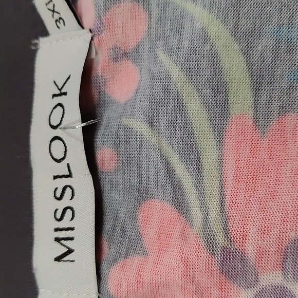 Miss Look scoop neckline multi patterns tee Size: 3XL - Picture 5 of 6
